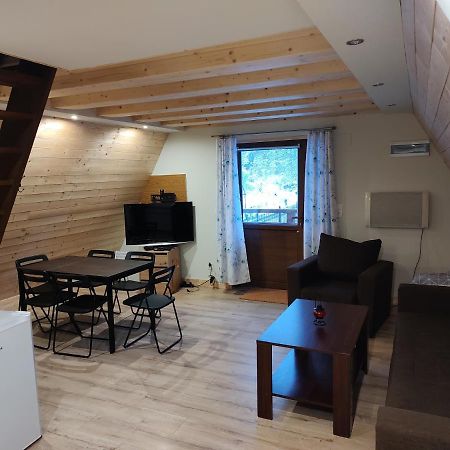 Domek Caloroczny Nad Zalewem U Podnoza Gor Stolowych Radkow Exterior foto